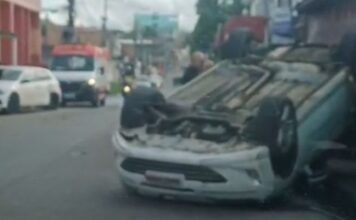 Veículo perde controle e quase atinge residência no Novo Aleixo em Manaus