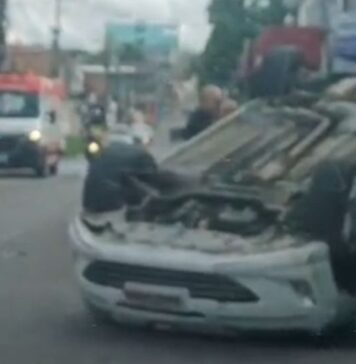 Veículo perde controle e quase atinge residência no Novo Aleixo em Manaus