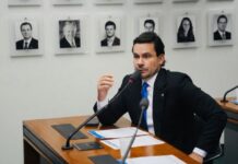 Capitão Alberto Neto defende redução da maioridade penal na CCJC