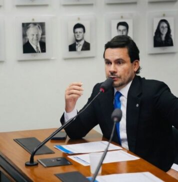 Capitão Alberto Neto defende redução da maioridade penal na CCJC