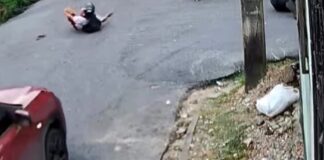 Câmeras registram colisão entre carro e moto na Zona Leste de Manaus