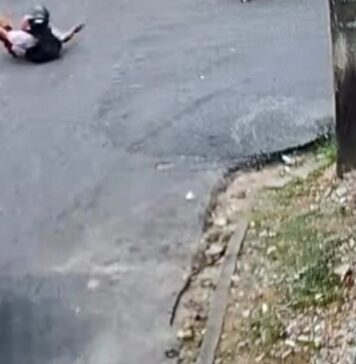 Câmeras registram colisão entre carro e moto na Zona Leste de Manaus