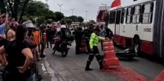 Jovem morre após ser atropelada por ônibus na Avenida Cosme Ferreira em Manaus