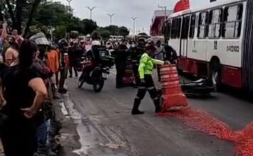 Jovem morre após ser atropelada por ônibus na Avenida Cosme Ferreira em Manaus