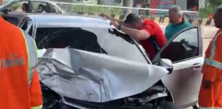 Motorista perde controle e bate carro em mureta próximo ao viaduto do Japiim em Manaus