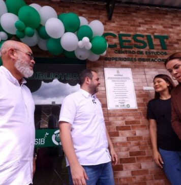 Governador Roberto Cidade inaugura biblioteca do Centro de Estudos Superiores da UEA em Itacoatiara