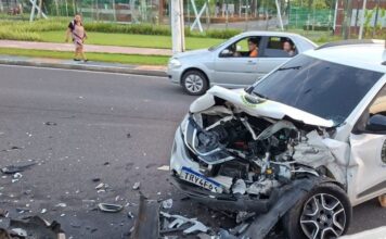 Engavetamento deixa três feridos na Avenida Coronel Teixeira em Manaus