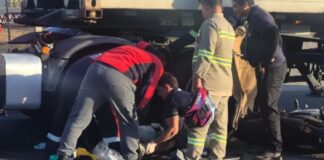 Motociclista fica gravemente ferido após colisão com carreta na Zona Sul de Manaus