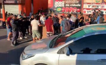 Passageira de moto por aplicativo fica gravemente ferida após acidente com ônibus em Manaus
