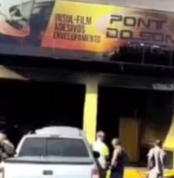 Princípio de incêndio atinge loja e mobiliza bombeiros na Zona Norte de Manaus