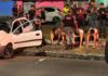 Motociclista fica ferido após carro com adolescentes capotar na Zona Norte de Manaus