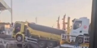 Caçamba fica presa após plataforma ceder no Porto da Ceasa em Manaus