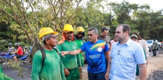 Governador Roberto Cidade fiscaliza obras de pavimentação em Manicoré