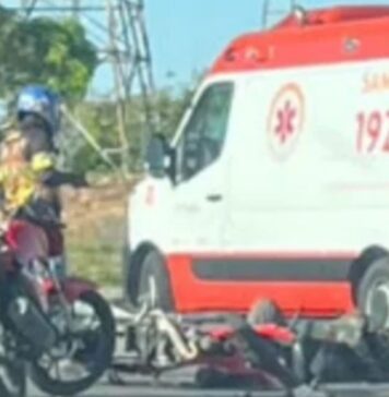 Acidente deixa dois feridos e provoca congestionamento na Avenida das Torres em Manaus