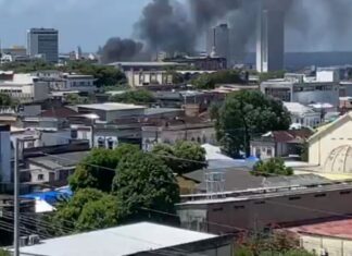 Incêndio atinge estabelecimento e assusta comerciantes no Centro de Manaus