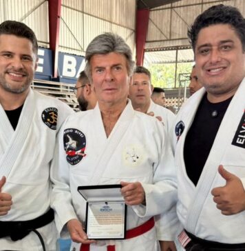 Ministro Luiz Fux recebe homenagem por atuação social por meio do Jiu-Jitsu