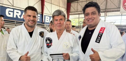 Ministro Luiz Fux recebe homenagem por atuação social por meio do Jiu-Jitsu