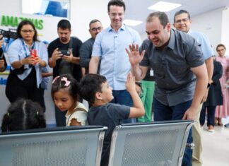 Governador Roberto Cidade visita Hospital Francisca Mendes e conhece tecnologia utilizada em cirurgias cardíacas pediátricas