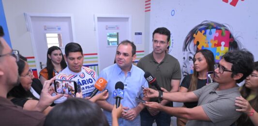 Governador Roberto Cidade acompanha ações de saúde voltadas a crianças e idosos neste sábado