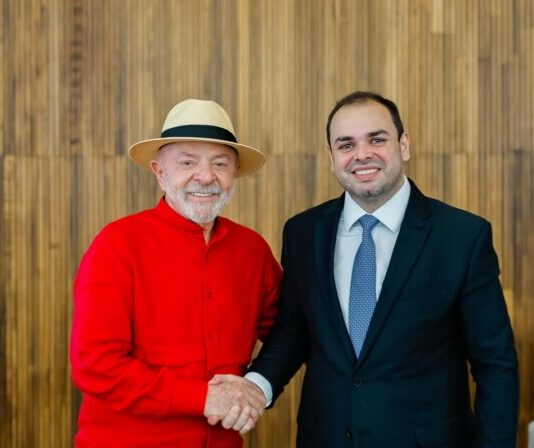 Roberto Cidade se reúne com Lula e busca apoio federal para enfrentar estiagem que pode impactar 300 mil famílias no Amazonas